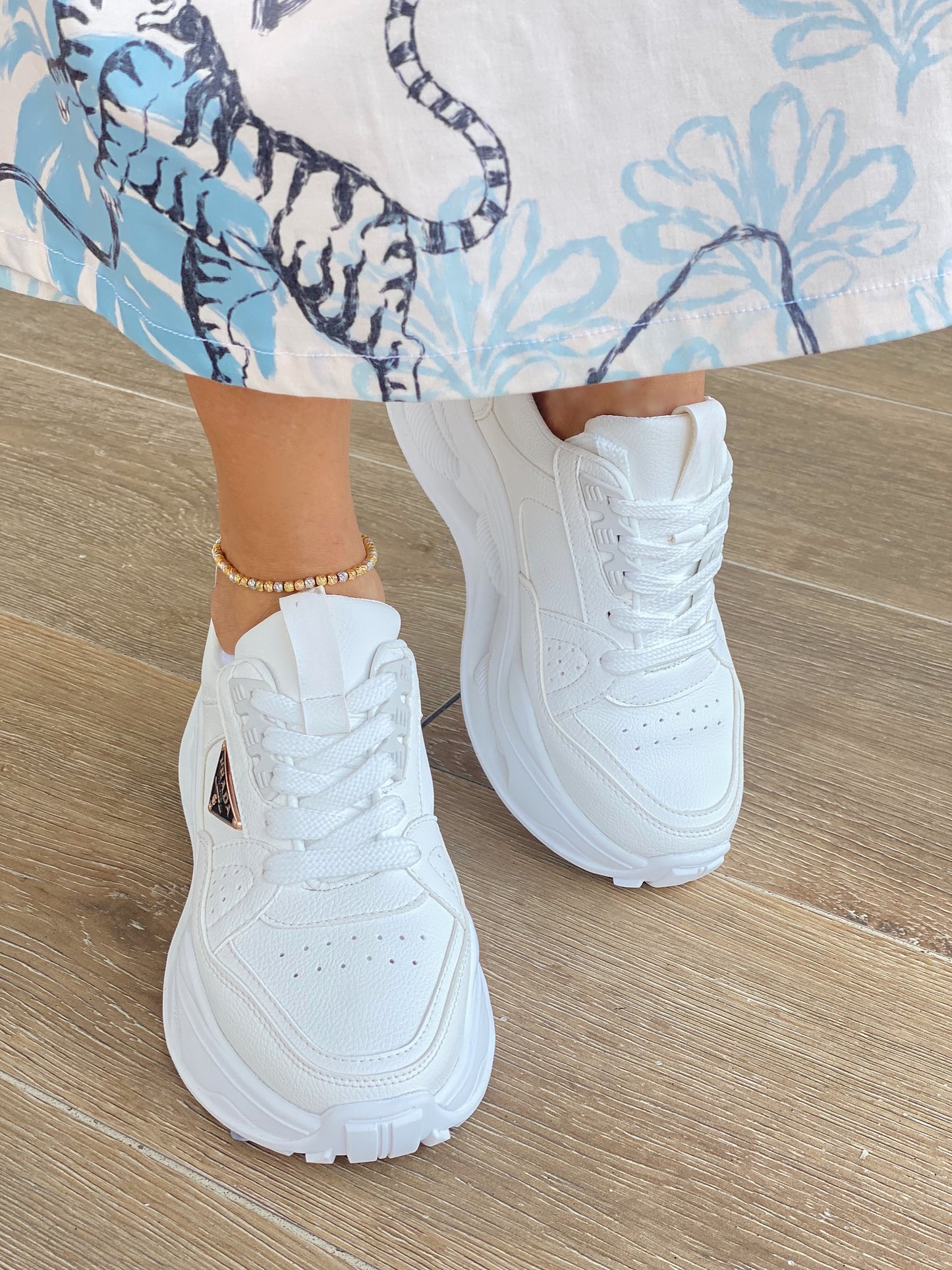 TENIS UNDER GLOW BLANCO