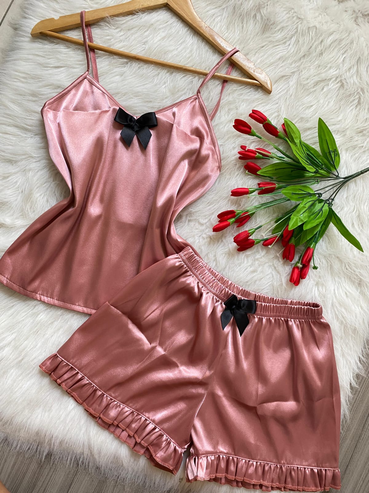 Pijama Satinada Rosé – Suave, cómoda y con estilo